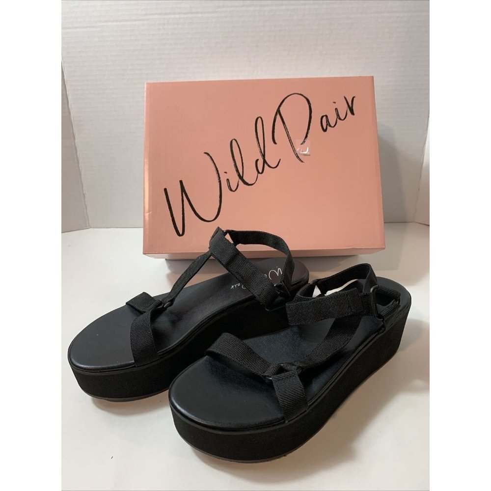 Wild Pair Woman’s Sawwyerf Black Gore Sandals Size 8M New In Box